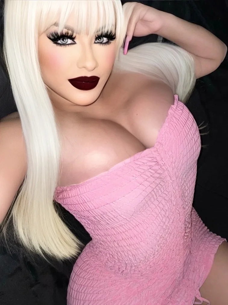 Solo un hombre latino con una verga y unos huevos muy peludos puede cogerme. - Photo 9 | Escort in Ontario
