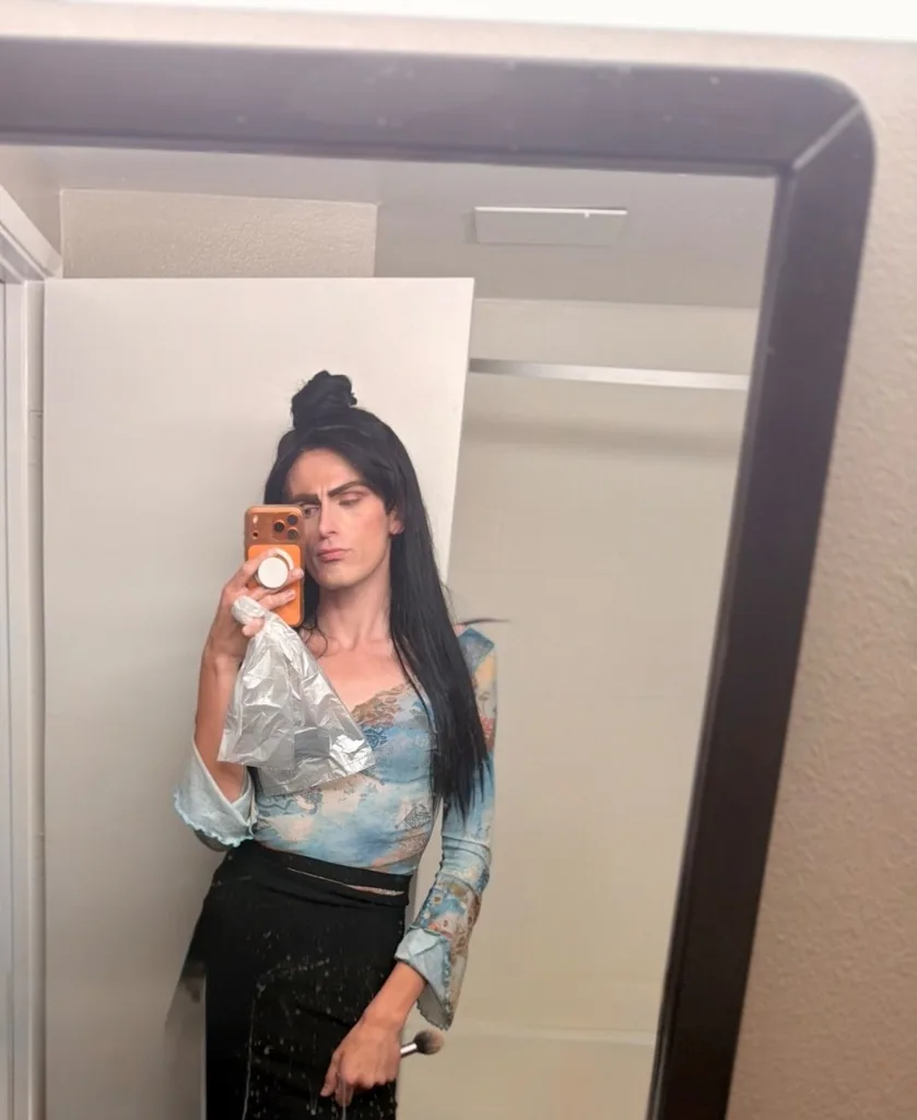 hosting in gardena plesse help me im not doing good - Photo 8 | Escort in Gardena