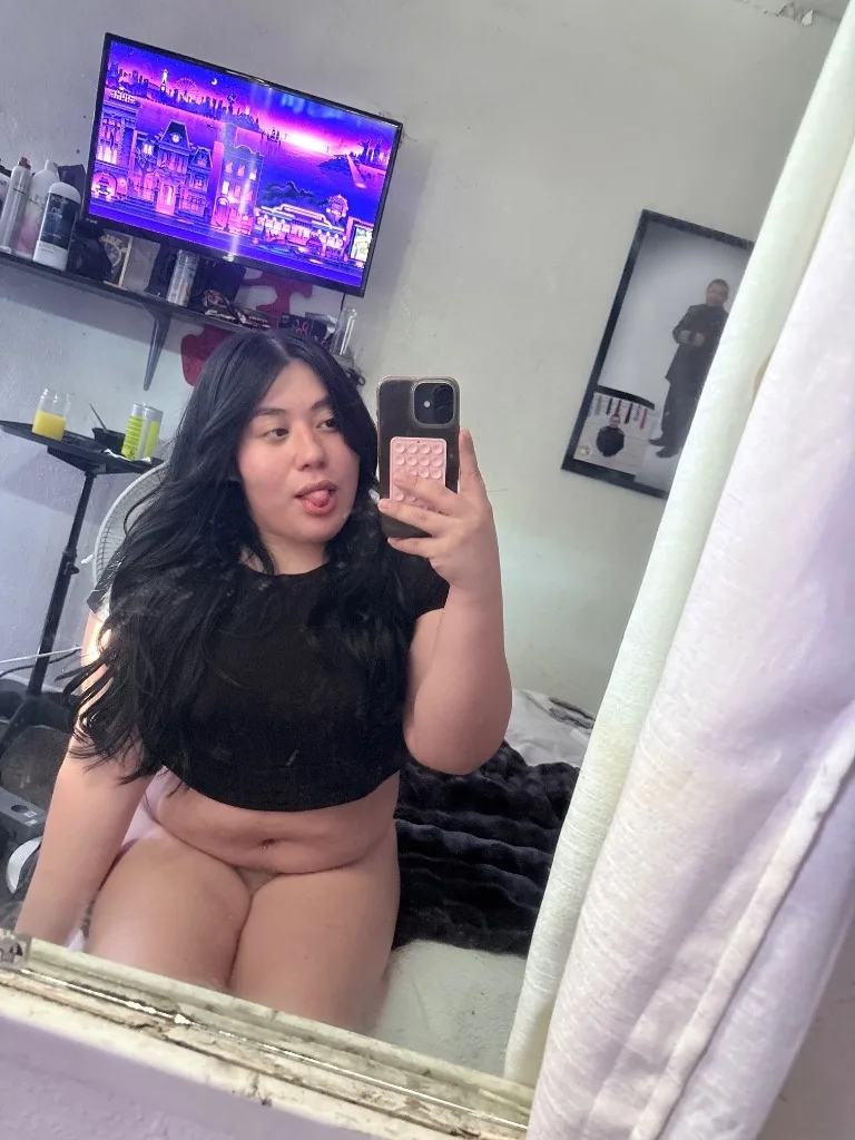 so pretty short, curvy old page got hacked message me if you want to have an amazing experience - Photo 4 | Escort in Fresno