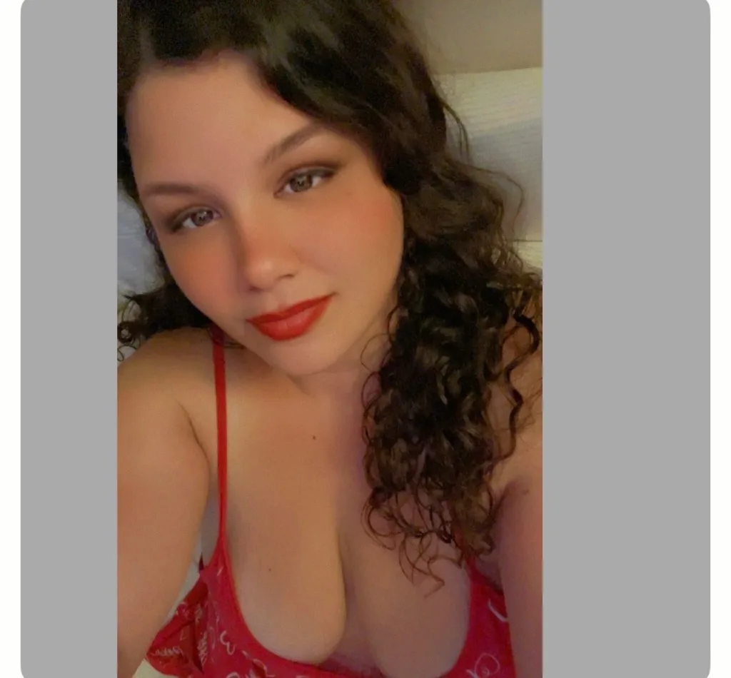 PLEASE i REALLY NEED A BLESSING Single mommy really needs help any decent men out there willing to help - Photo 11 | Escort in Miami