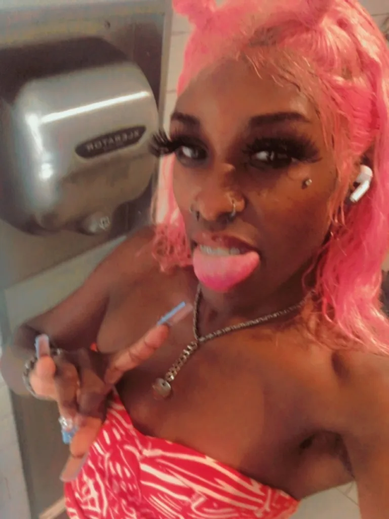 fun freak hosting - Photo 6 | Escort in Sepulveda
