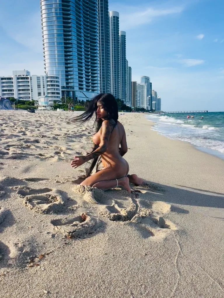 Fun size Ladyboy🪭 - Photo 6 | Escort in Los Angeles