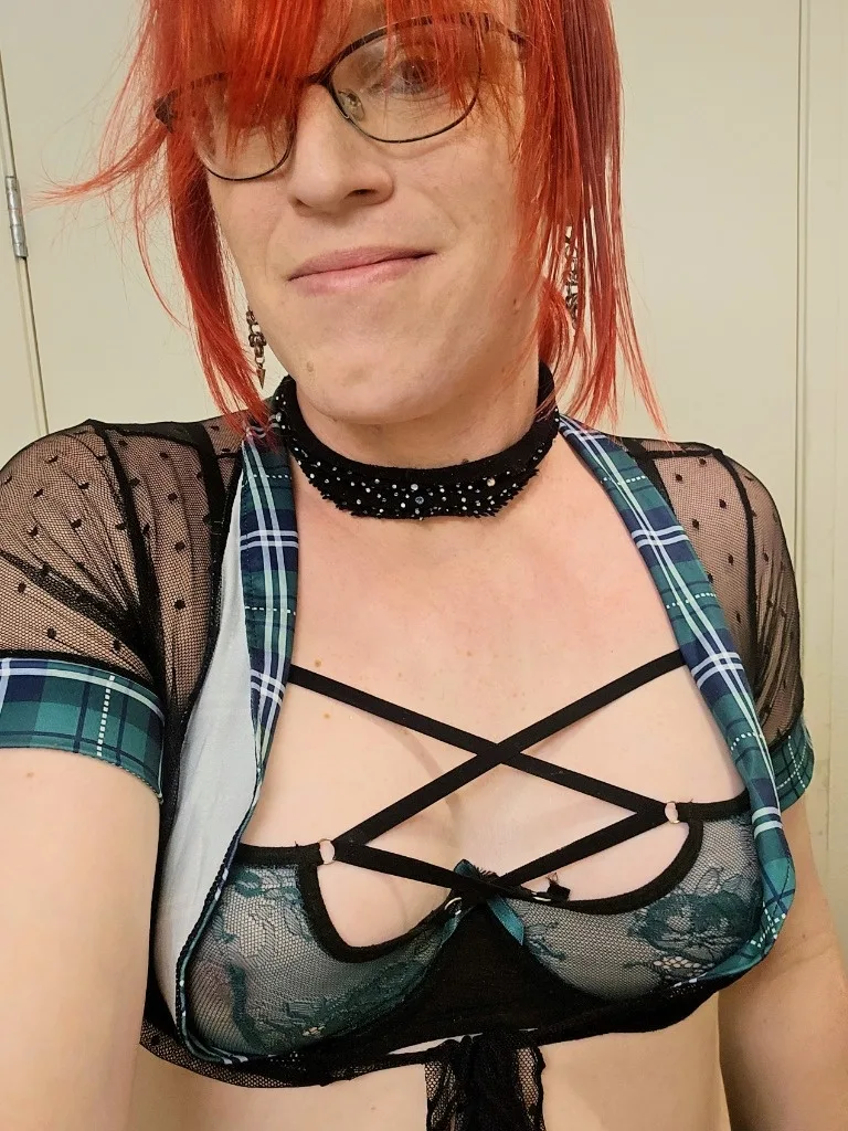 kinky thick white girl, ready to play