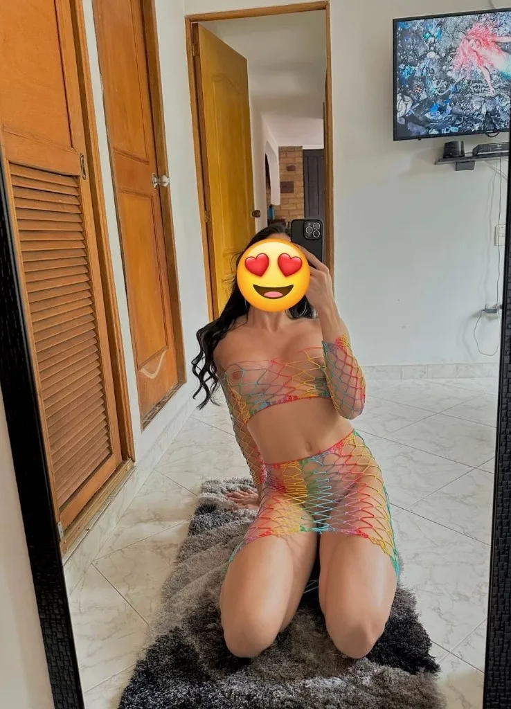 Looking for a man who can handle a little temptation… I’m feminine - Photo 3 | Escort in downtown