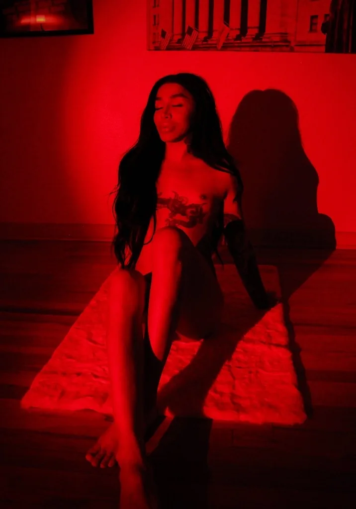Smooth Slim Tatted Latina - Photo 3 | Escort in Tower District