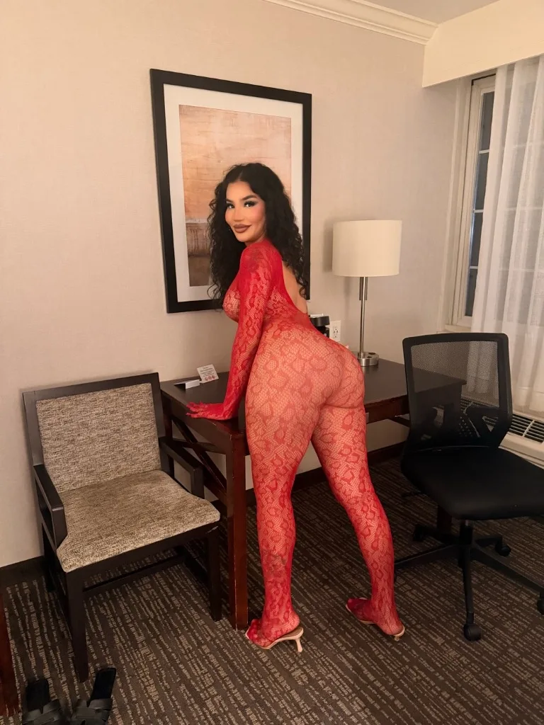 visiting one day sexy exotic versatile passable trans gilr - Photo 7 | Escort in Fresno