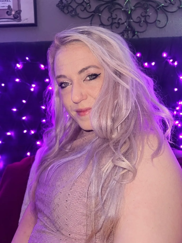 Cum and play daddy (; I've been so bad & I need you to teach this naughty girl a lesson (; - Photo 7 | Escort in Palm harbor