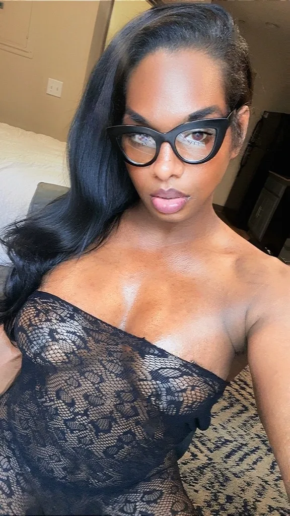 KISS FROM A ROSENEVER KISS AND TELL OUTCALLS AVAILFACETIME SESSIONS AVAIL - Photo 8 | Escort in LAX