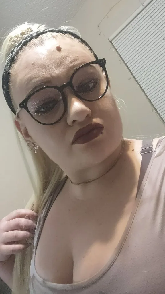 NEW LOCATION!!! White Girl W/Pretty Pink Pussy That Is RIGHT & TIGHT IN THE WETTEST SPOTS - Photo 9 | Escort in Off of FOWLER AVE