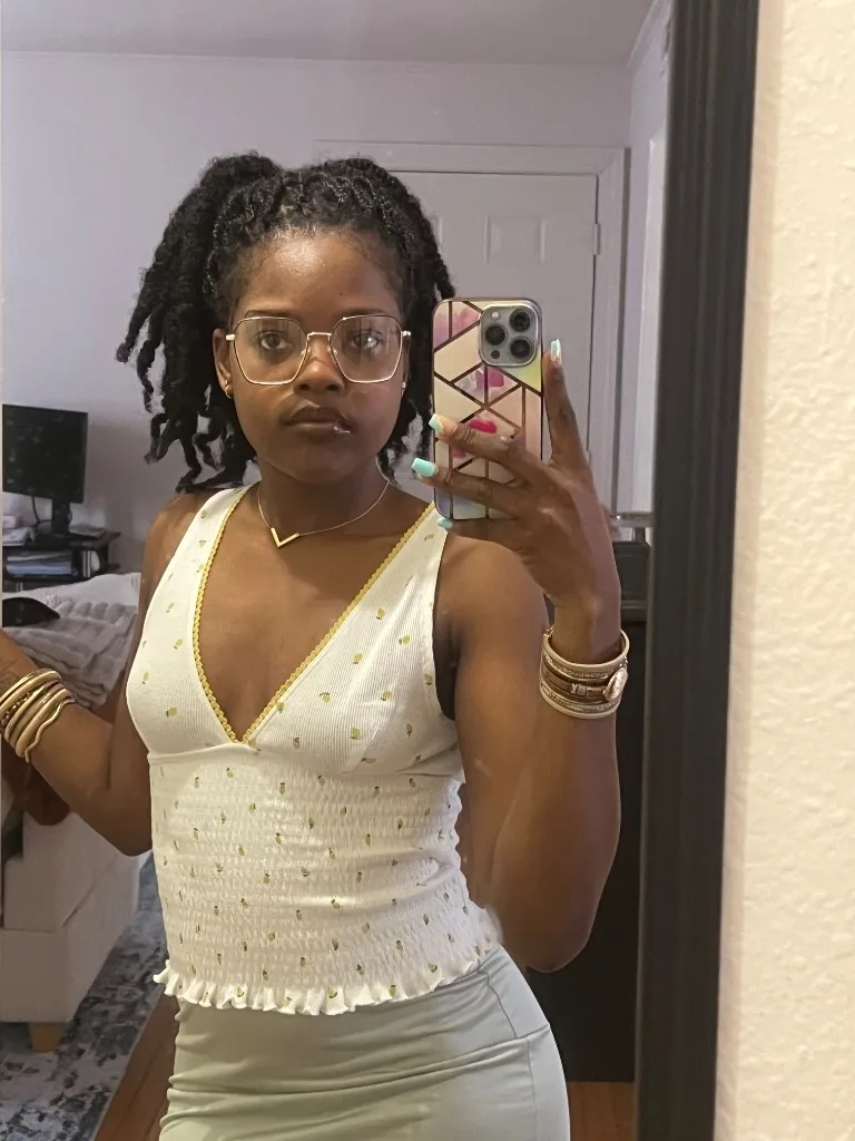 Half trouble, half sweetheart—good luck figuring out which is which - Photo 4 | Escort in Tampa