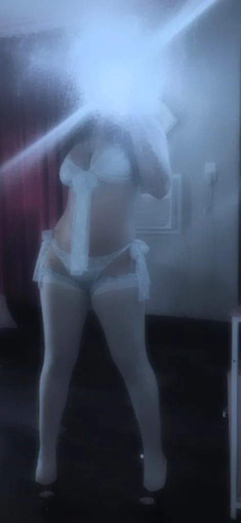 HIGH CLASS BACK IN TOWN SEXY Seductive Salvador 🇸🇻 MAMI COME HAVE FUN COME HAVE FUN WITH THE COLORED EYE BADDIE INCALLS - Photo 3 | Escort in Beach blvd