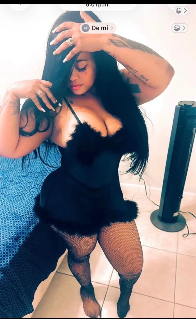 CHICA NUEVA EN ZONA🍑😘