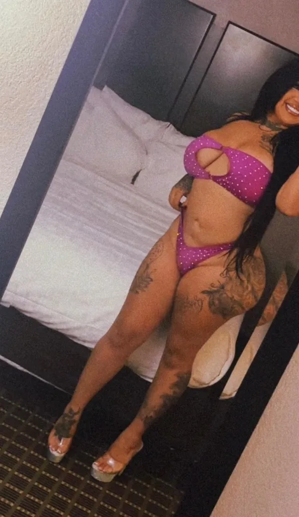 fun sized pretty & thick come see me bae im available now - Photo 4 | Escort in Hialeah - airport - Miami springs