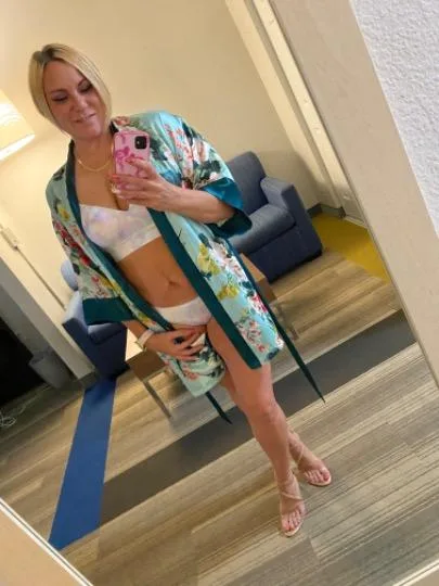 CUM SEE WHAT EVERYONE RAVES ABOUT 8-4 ONLY - Photo 6 | Escort in CLEARWATER