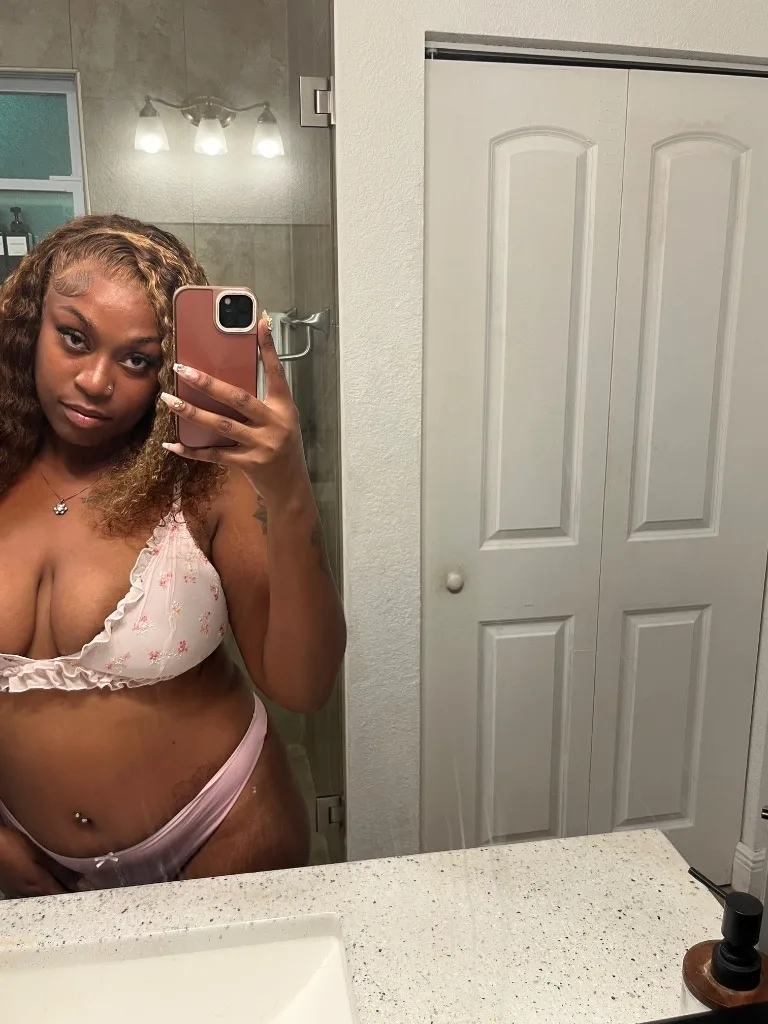 Available now Winter Haven BEAUTIFUL BLACK QUEEN,SEXY, CURVY LADY - Photo 4 | Escort in Tampa