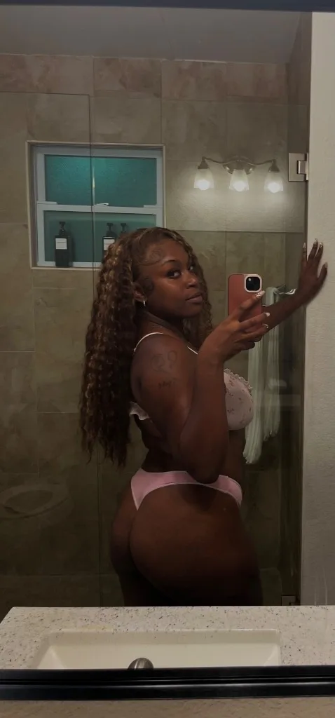Available now Winter Haven BEAUTIFUL BLACK QUEEN,SEXY, CURVY LADY - Photo 2 | Escort in Tampa