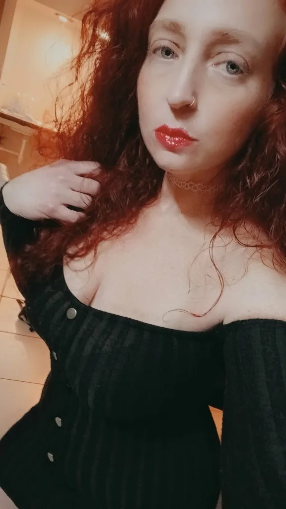 NOW IN BRANDON/MANGO!! Welcome to Pure Temptation: Piercing Blue Eyes, Electric Curves, & Complete Attention In calls; My honeycomb hideaway. Out calls; Uber me. - Photo 4 | Escort in Tampa
