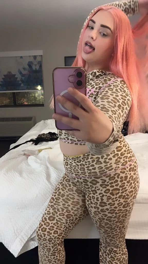 HERE TONIGHT ONLY LEAVE IN AM🥰INCALLS + OUTCALLS DADDY Young Hot Upscale🥂Nasty🫦Freaky🤪PAWG - Photo 6 | Escort in Dearborn