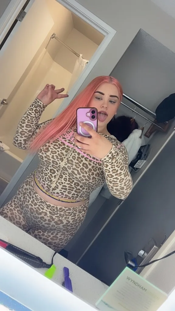 HERE TONIGHT ONLY LEAVE IN AM🥰INCALLS + OUTCALLS DADDY Young Hot Upscale🥂Nasty🫦Freaky🤪PAWG - Photo 8 | Escort in Dearborn