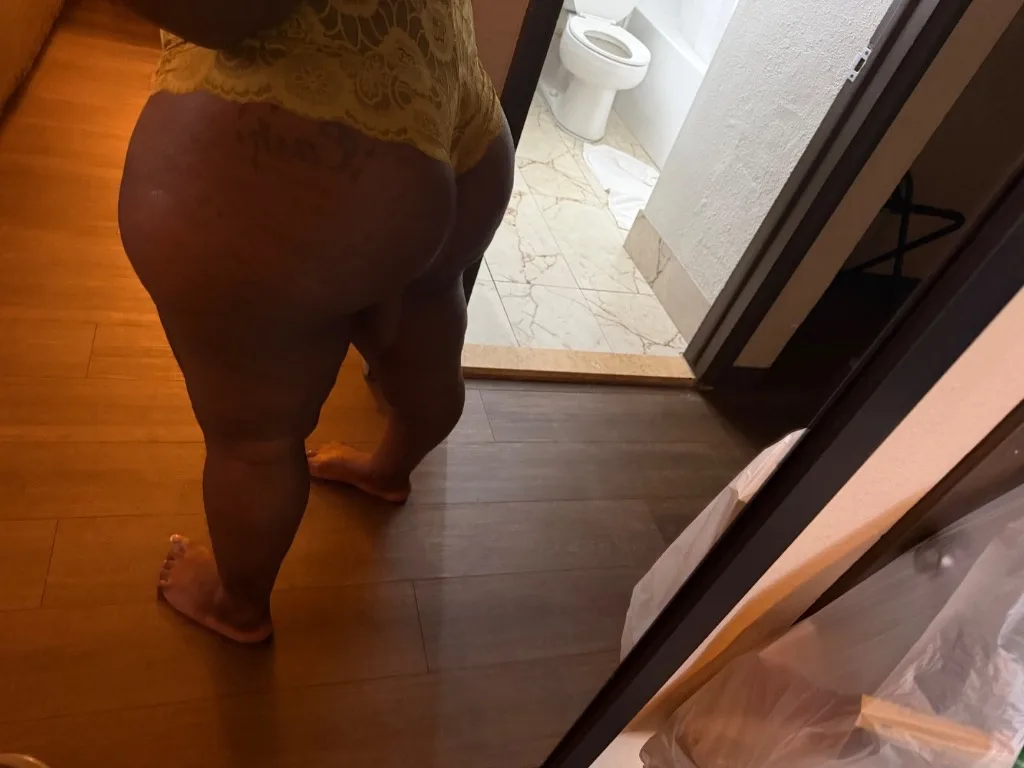 2nut deal My pictures are 100% real, daddy. - Photo 3 | Escort in Incalls Warren