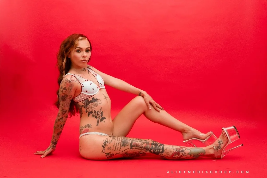 ashley winter - Photo 4 | Escort in Your area