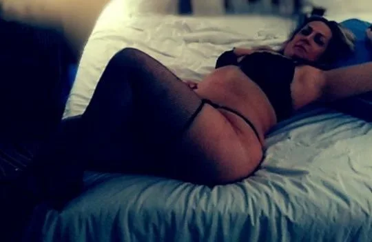GRAND HAVEN, MI 8/20 Looking for a PAWG How bout a PAWM (PhatAssWhiteMilf) instead - Photo 4 | Escort in Grand Haven
