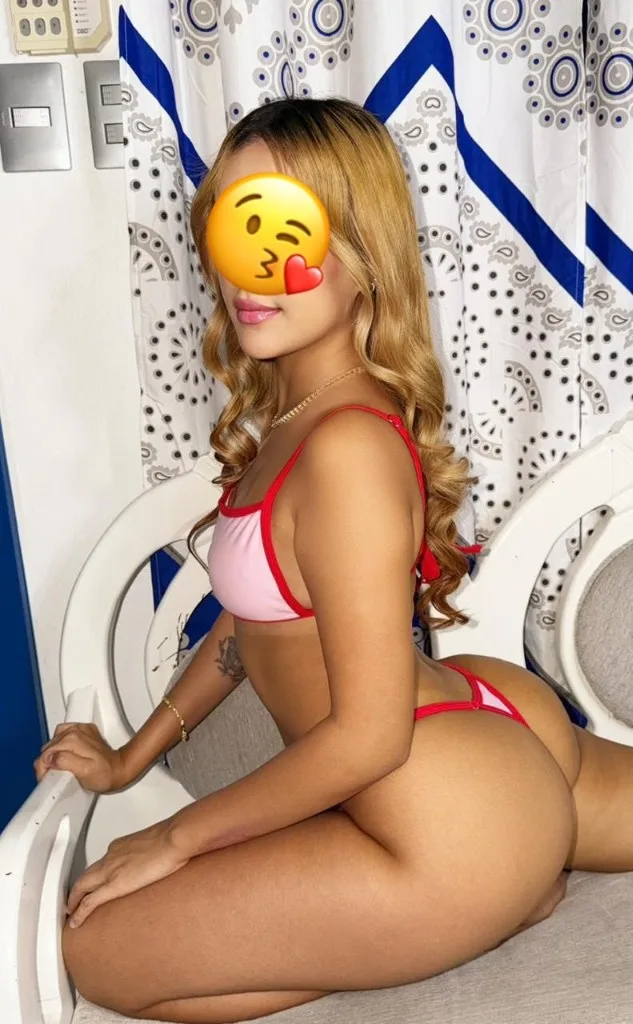 New blonde girl I'm available for both Incall and outcall service - Photo 1 | Escort in Northern Michigan