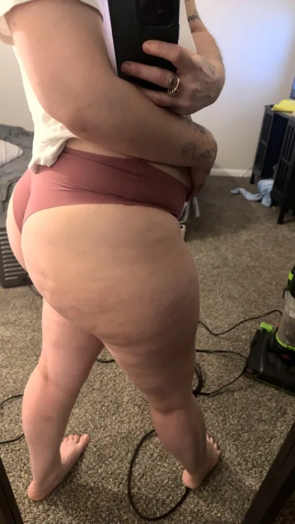 Fine Lil Thick Shi Come Catch All This Ass Dada - Photo 8 | Escort in Livonia
