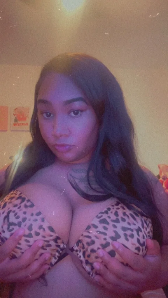 COME SEE ME DADDY QV; $100 HH; $150 HR; $250 - Photo 2 | Escort in EAST DETROIT