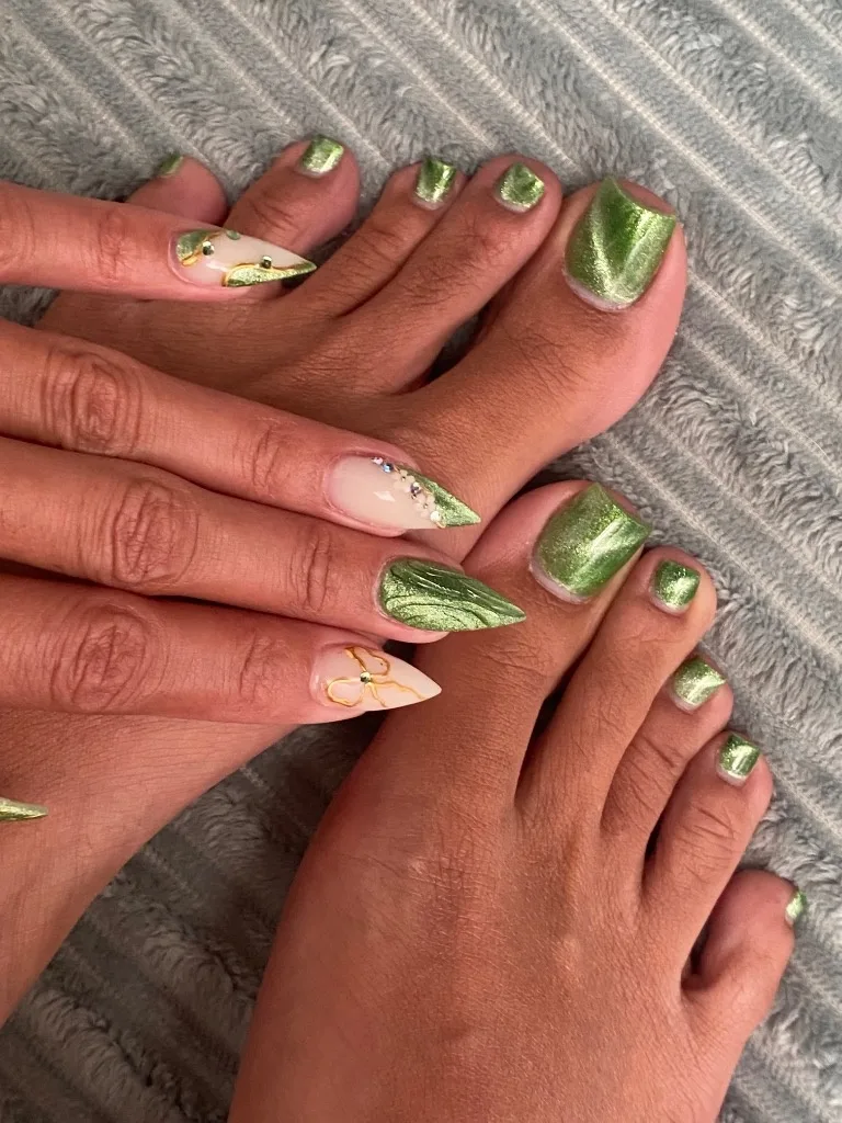 REDFORD AREA ASS SNIFF/FOOT FETISH ONLY. *NO NUDITY, *NO SEX, *NO HEAD/TOP/ORAL - Photo 9 | Escort in Redford