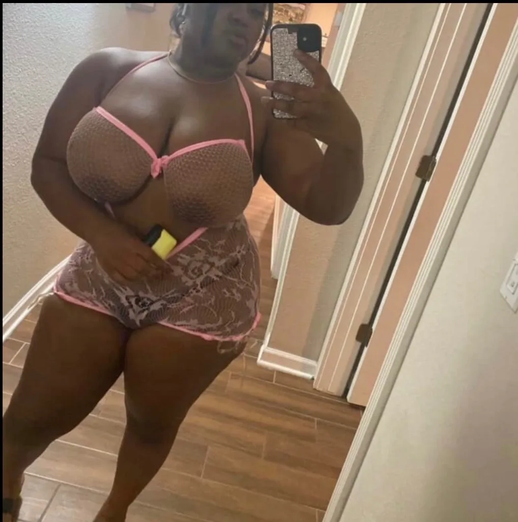 Big Titty Thick Wet Squirter - Photo 2 | Escort in Eastttt