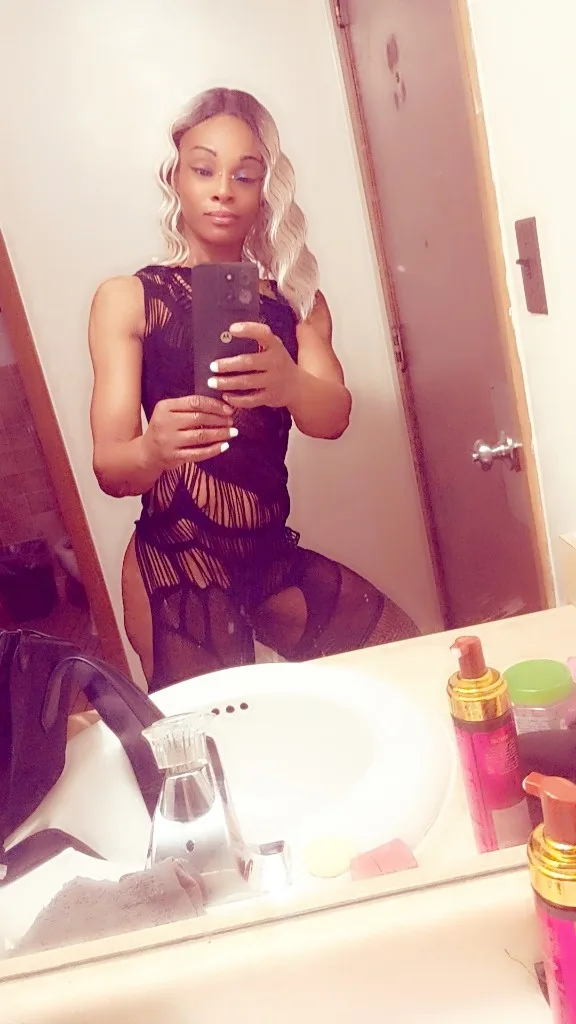 THAT DICK AINT GONNA SUCK ITSELF - Photo 7 | Escort in Detroit