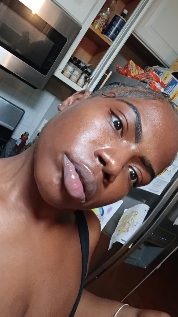Not Here for long time only for ah good one real discreet No judgement zone.I use condoms‼Its ah must! 420 friendly super wet &fun🤪 Money first - Photo 2 | Escort in West