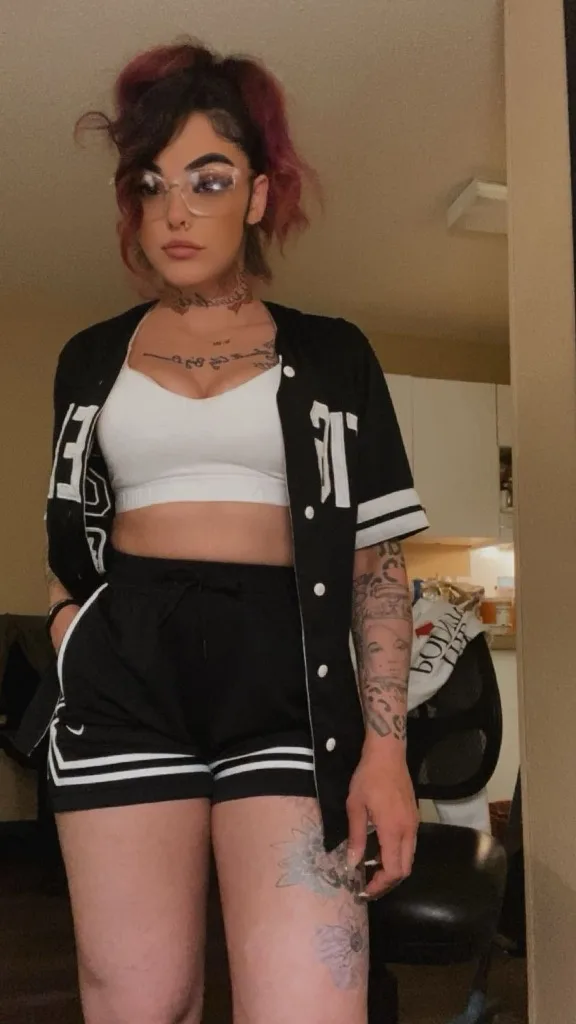 come catch a vibe with me available all day NO CATFISH ft verify ! IN/OUTT CALL - Photo 3 | Escort in Roseville