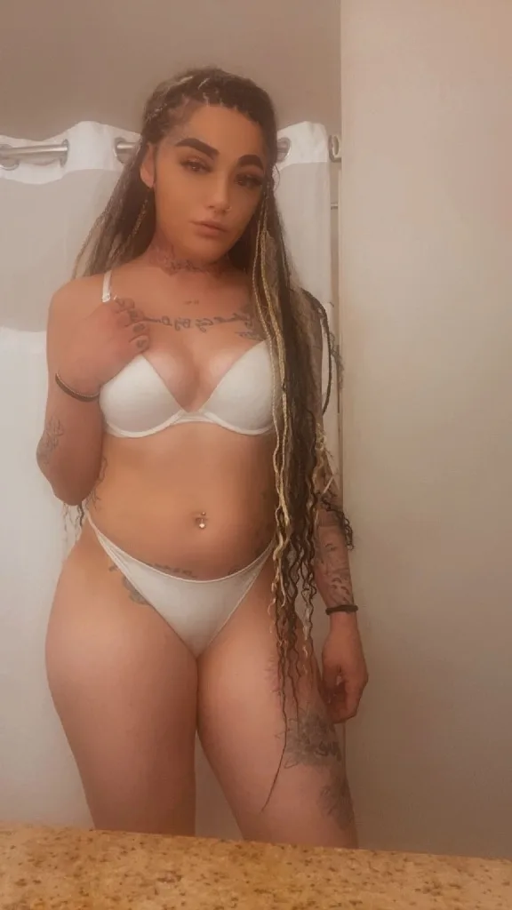 come catch a vibe with me available all day NO CATFISH ft verify ! IN/OUTT CALL - Photo 5 | Escort in Roseville