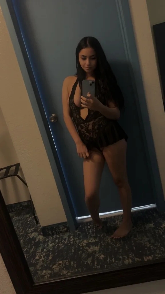 come meet a sexyFREAKYforeign while im here - Photo 6 | Escort in Dearborn incalls only