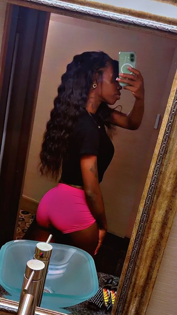 chloee 🫶🏾 ChloeeThaPrincess___