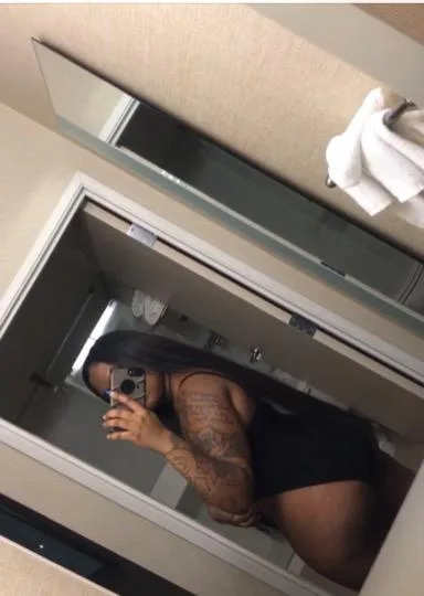 60$$ SS INCALL SPECIALS Safe 🤫Discreet Beautiful Smooth Body...Mesmerizing face‍independent 100% Real Pictures Great Hygiene - Photo 3 | Escort in WEST DETROIT AREA
