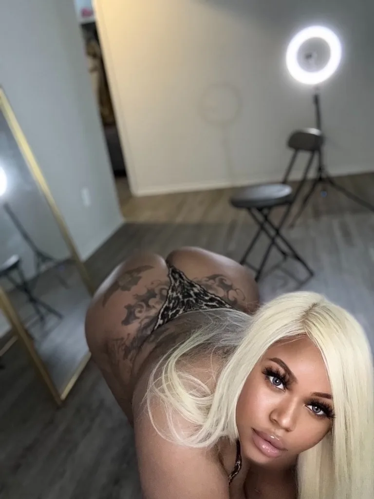 NEW IN TOWN⭐PORNSTAR🇭🇹🇯🇵BBW CREAM&SQUIRT EVERYWHERE - Photo 2 | Escort in Detroit Southfield Downtown Detroit
