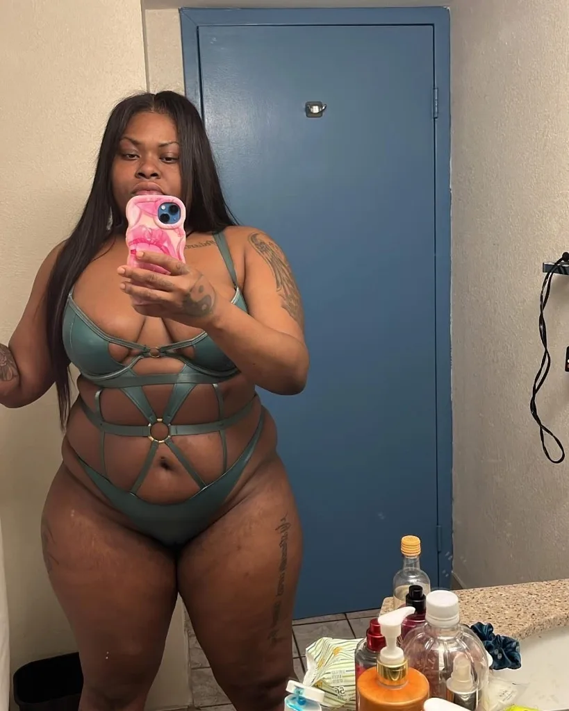 $90Qv(INCALLS)🤑$25FACETIME SHOWS 🤳LETS GET NASTY BIG BOOTYTATTED FREAK CUM BUST A NUT - Photo 3 | Escort in Livonia incalls
