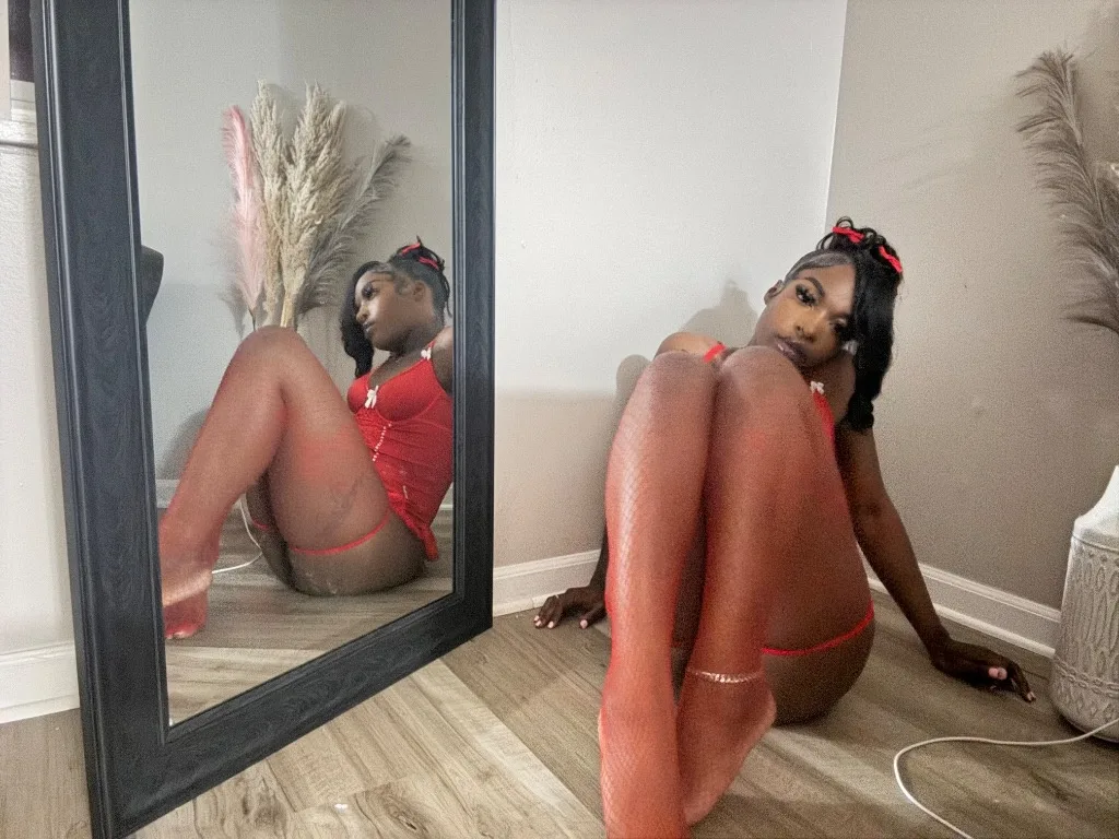 COME SEE ME DADDY 😏