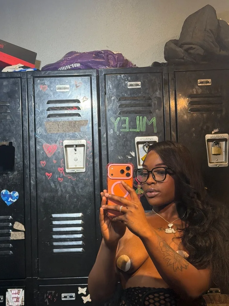 COME SEE ME DADDY - Photo 6 | Escort in Livonia