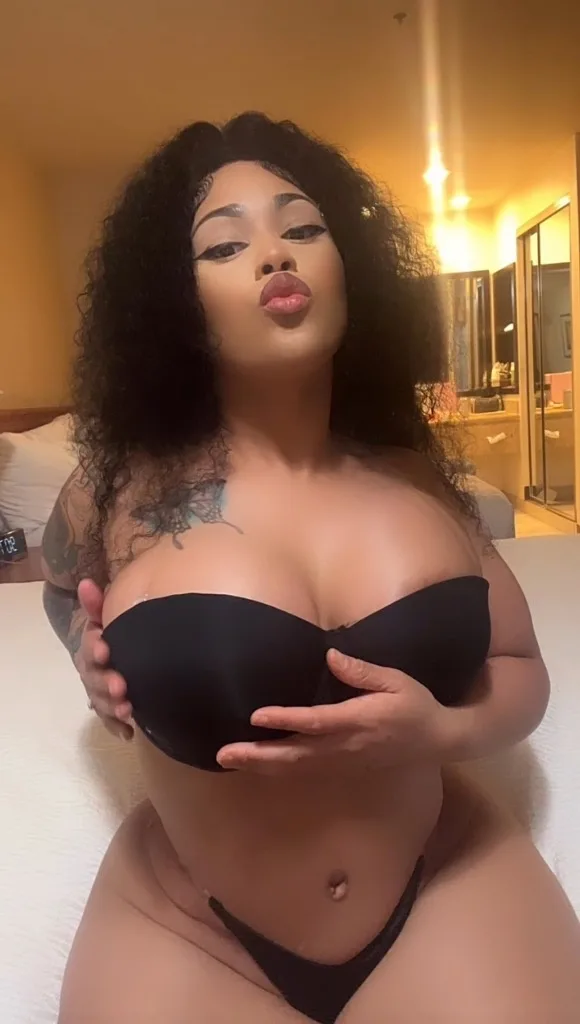 𝑺𝑨𝑴𝑶𝑨𝑵 ｃｕｒｖｙ ｔｒｅａｔ NEW IN TOWN AVAILABLE AFTER 4PM - Photo 6 | Escort in Southfield 📍