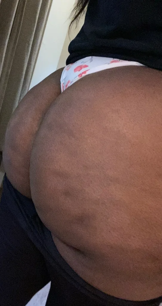 Pretty Face , Chubby Waist - Photo 3 | Escort in Metro Detroit