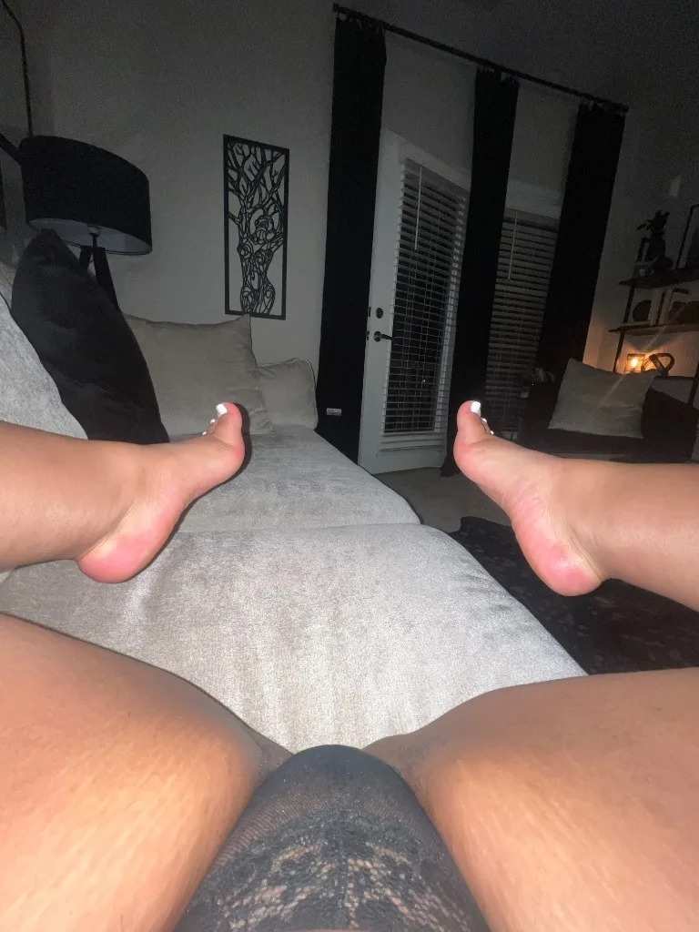 SLIPPERY WHEN WET - Photo 2 | Escort in OUTCALLS