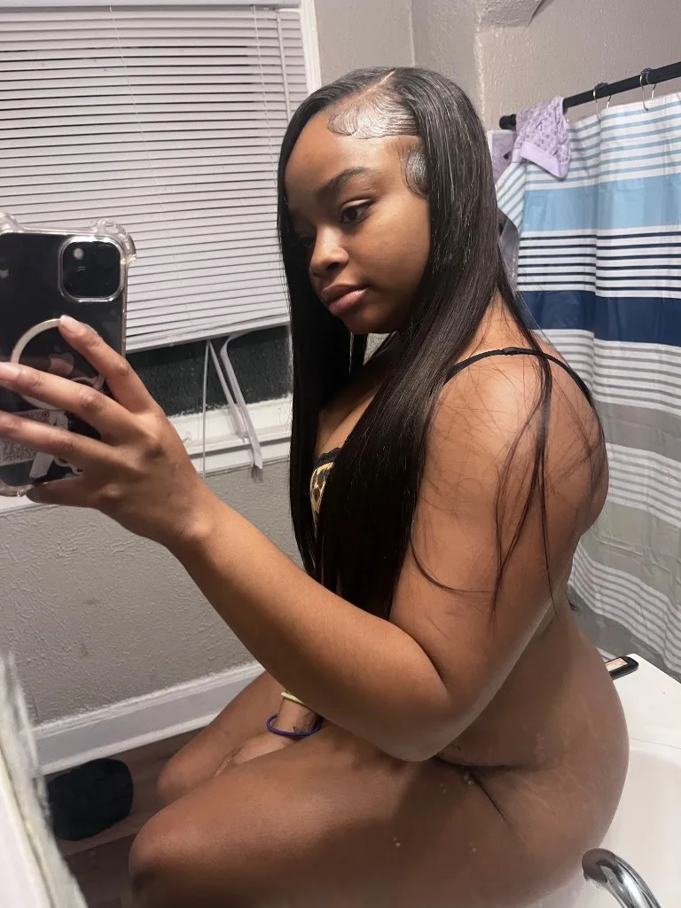 LUCKY CHARMS - Photo 5 | Escort in DETROIT MICHIGAN