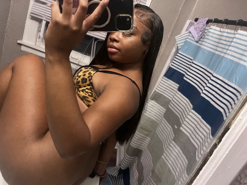 LUCKY CHARMS - Photo 7 | Escort in DETROIT MICHIGAN