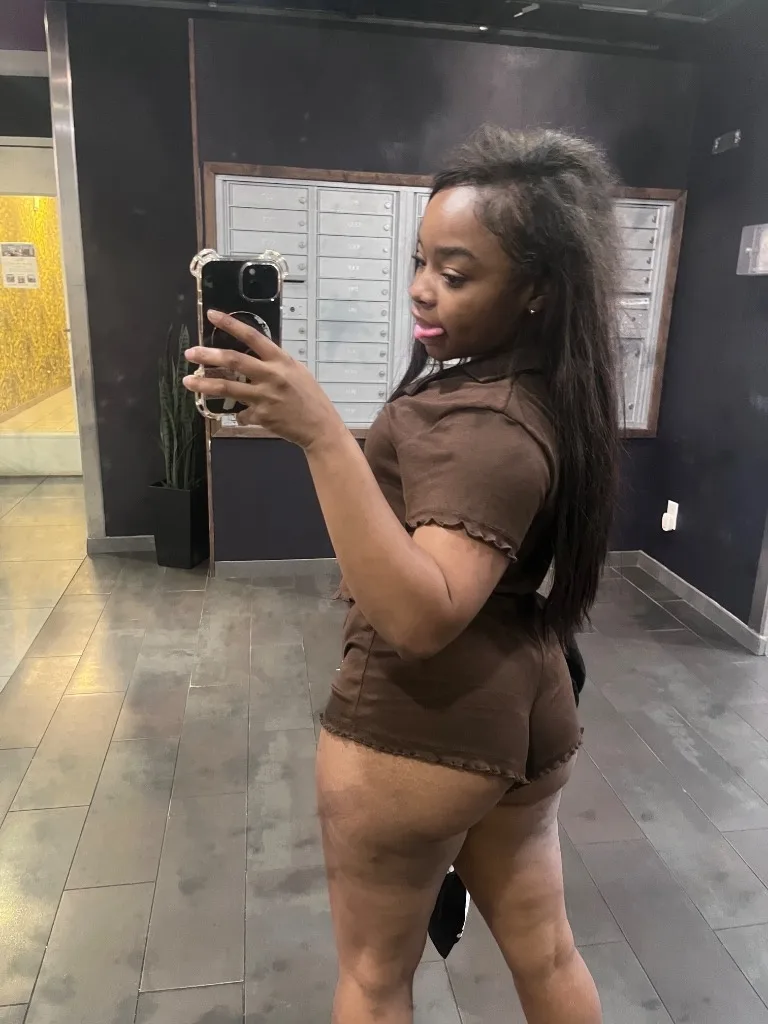 LUCKY CHARMS - Photo 8 | Escort in DETROIT MICHIGAN
