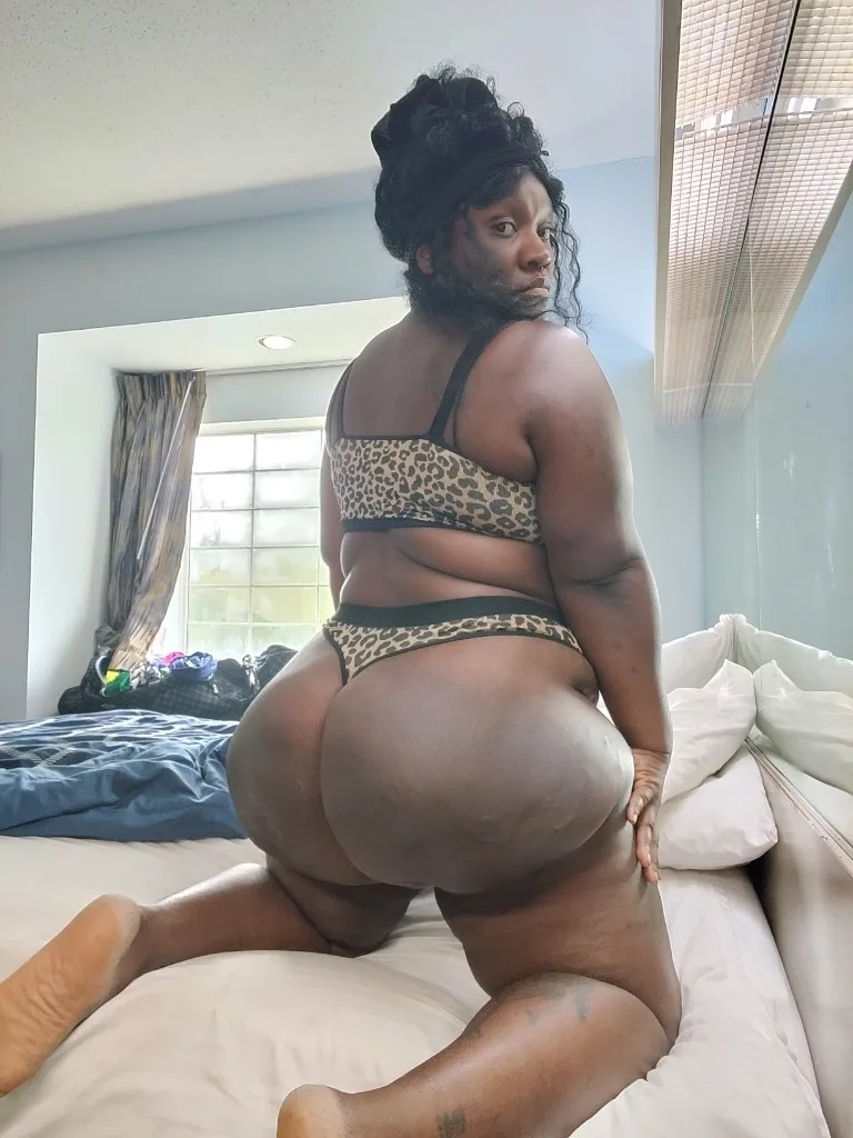 Big ass Big Booty let's play Available 24/7 - Photo 5 | Escort in Detroit