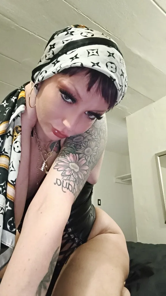 Sweet and Sexy West clean and comfortable room - Photo 7 | Escort in Detroit